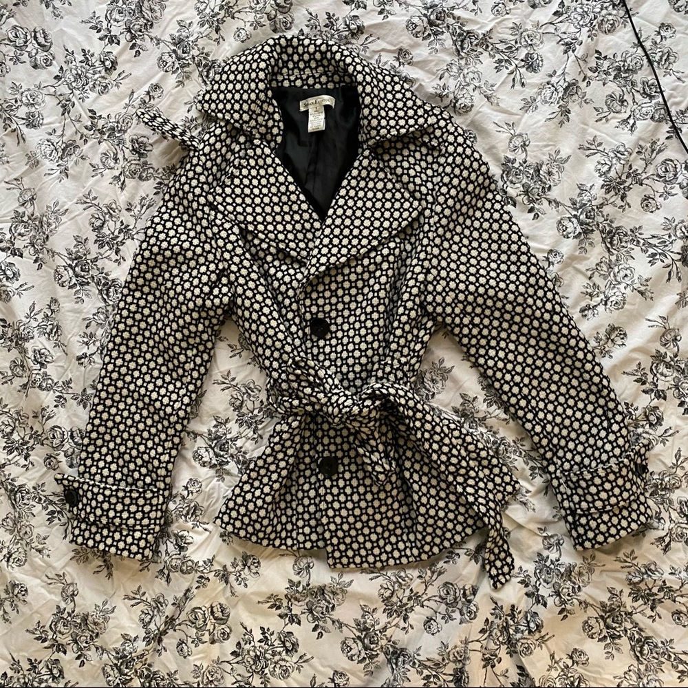 Black And White Patterned Short Jacket - image 6